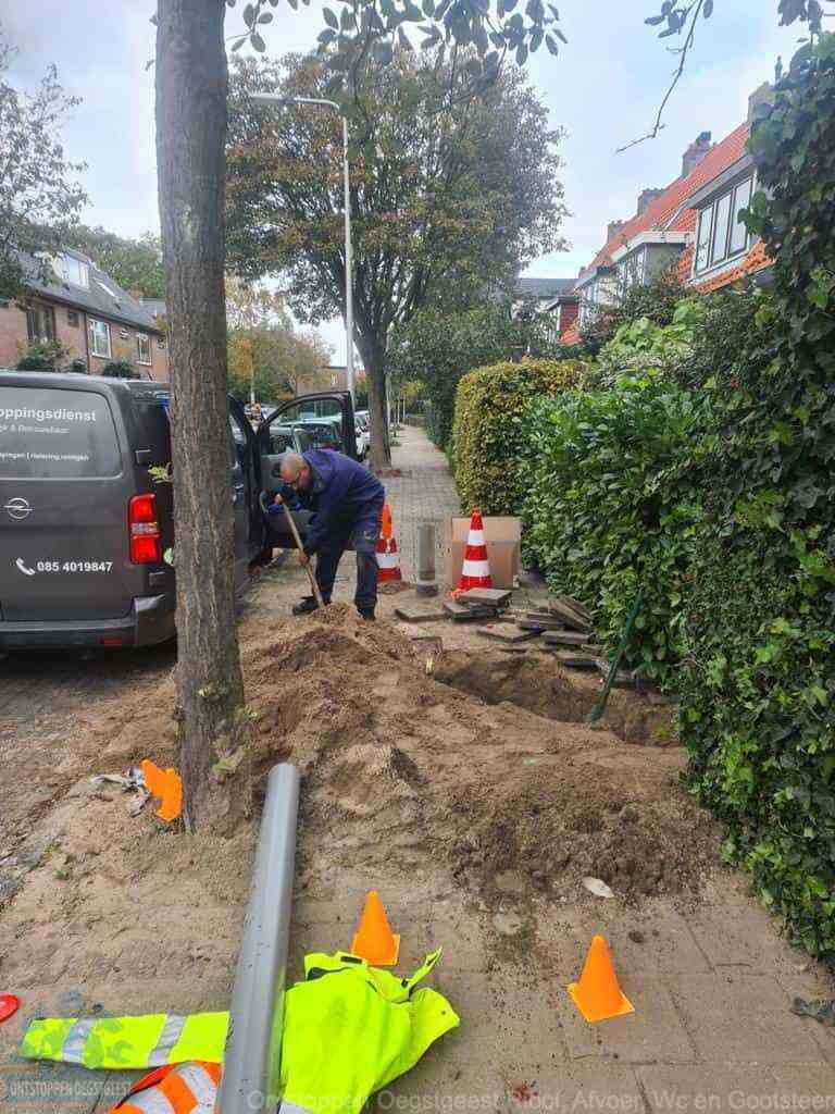Graven riool Oegstgeest